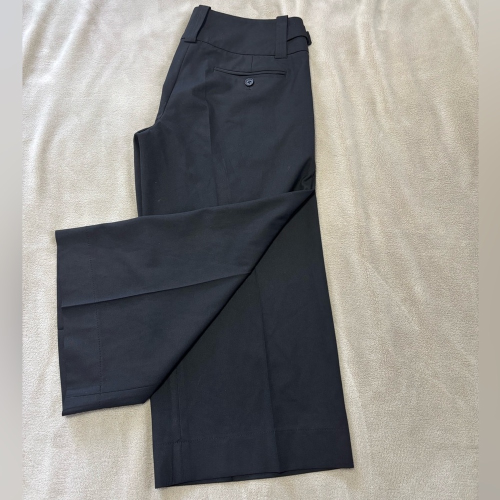 The Limited Drew Fit Black‎ Long Shorts